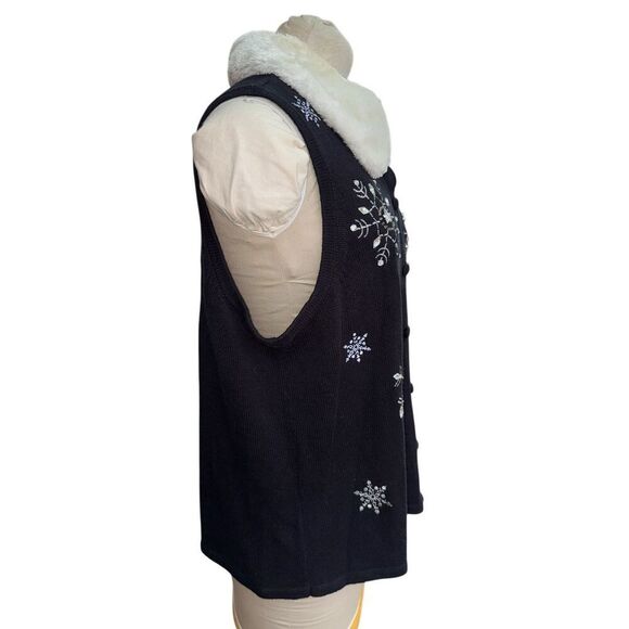 Merry & Bright Womens SweaterVest Sweater Snowflake Black/White Furry Collar XL - Picture 3 of 6